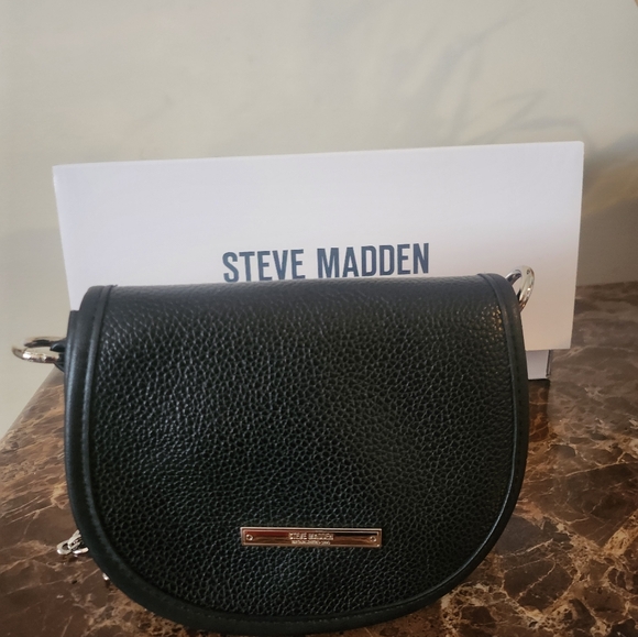Steve Madden Handbags - Steve Madden Textured Black 2way Crossbody/Belt Bag NWOT